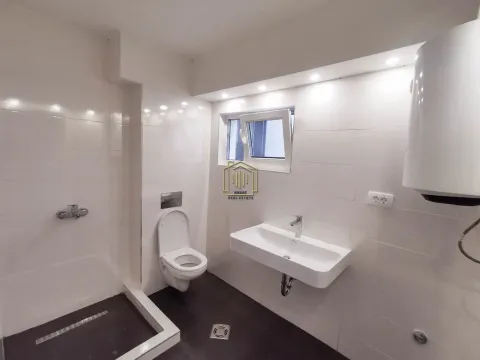 Izdavanje, poslovni prostor, 150m², Podgorica, Crna Gora - image 8