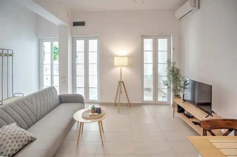 Prodaja, dvosoban stan, 70m², Herceg Novi, Crna Gora