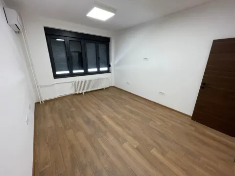 Prodaja, dvosoban stan, 60m², Stari grad, Novi Sad - image 4