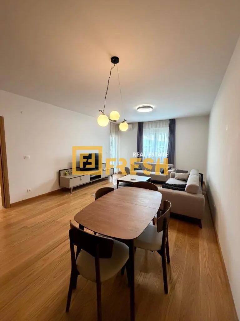 Izdavanje, dvosoban stan, 75m², City Kvart, Podgorica