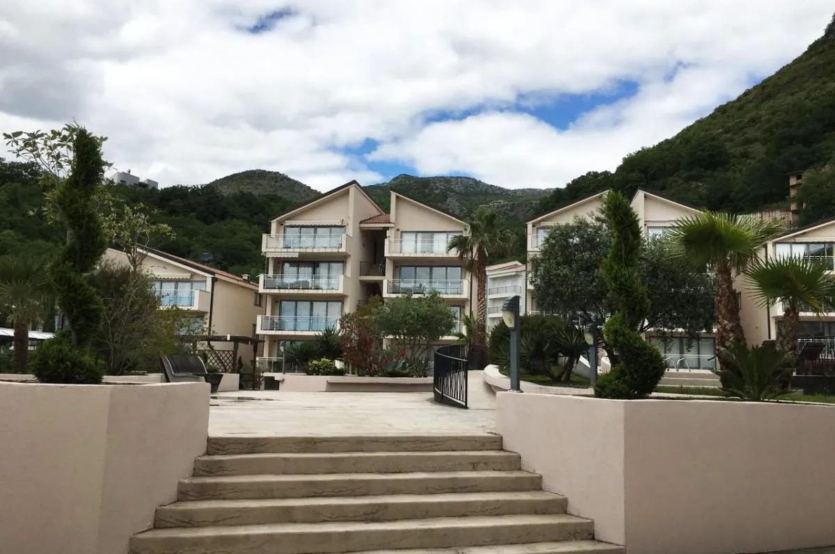 Prodaja, jednosoban stan, 47m², Pržno, Budva