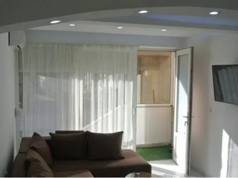 Rent, one bedroom apartment, 34m², Centar, Budva - image 8