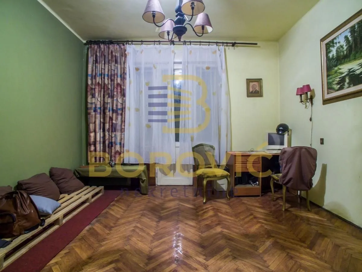 Prodaja, trosoban stan, 95m², Kalenić Pijaca, Vračar Sve Podlokacije