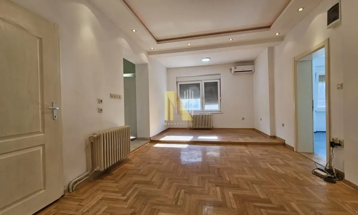 Rent, office space, 100m², Rotkvarija, Novi Sad Sve Podlokacije