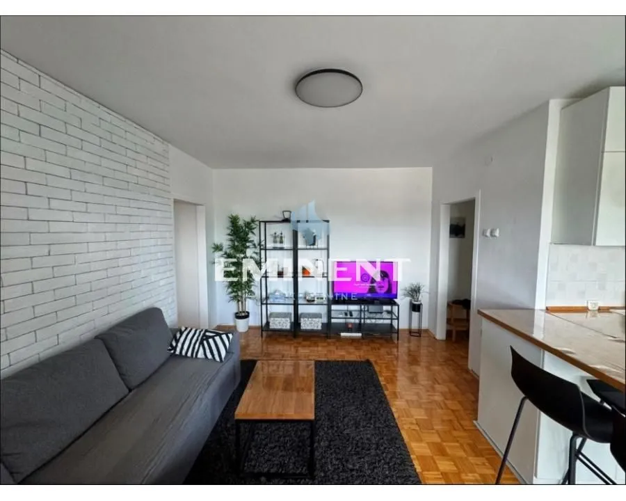 Izdavanje, trosoban stan, 60m², Savski Venac, Beograd