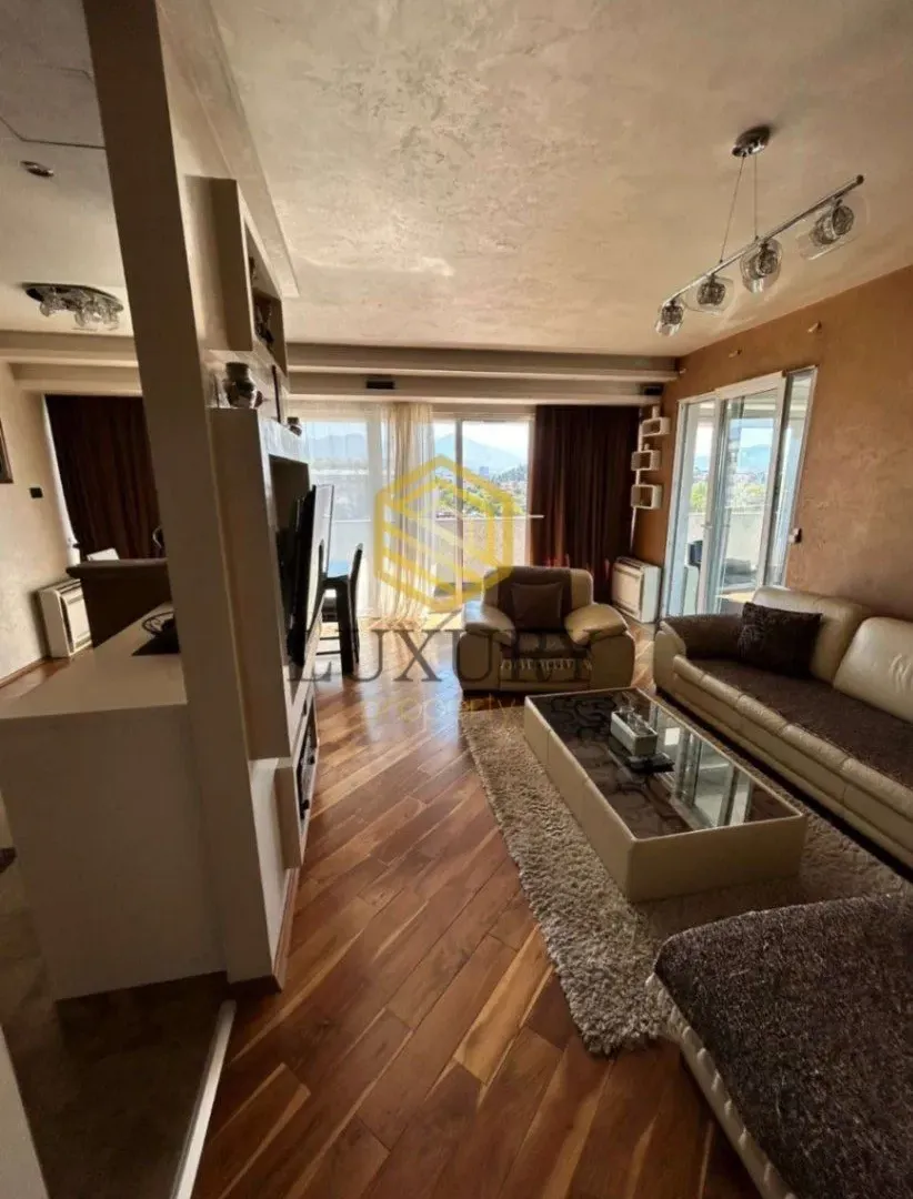 Prodaja, dvosoban stan, 90m², Kod Big Fashion-a, Podgorica