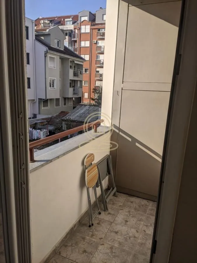 Izdavanje, dvosoban stan, 47m², Bulevar Oslobodjenja, Novi Sad Sve Podlokacije