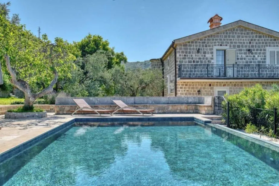 Sale, house, 500m², Katun Reževići, Budva