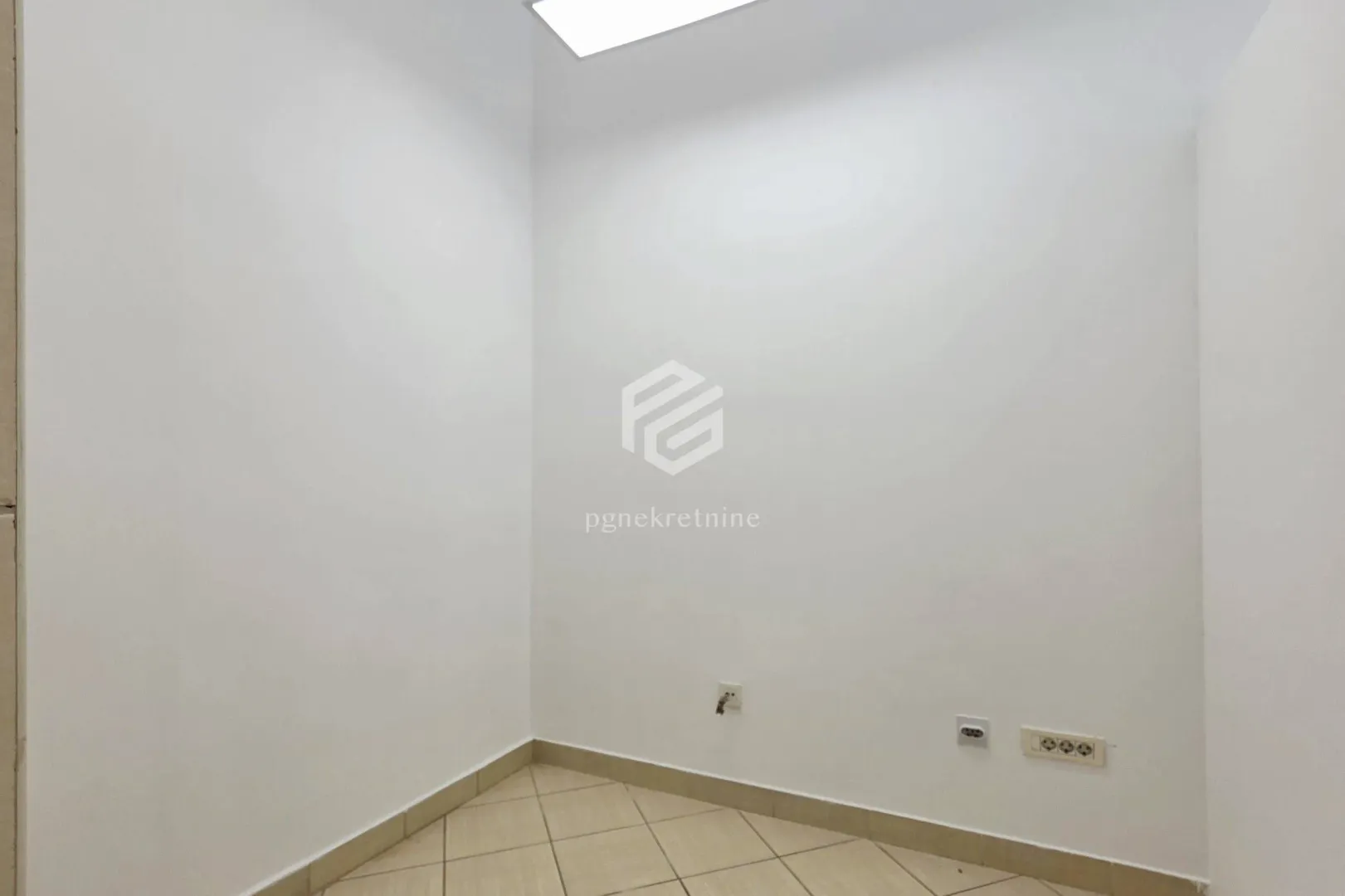 Rent, office space, 25m², Stari Aerodrom, Podgorica