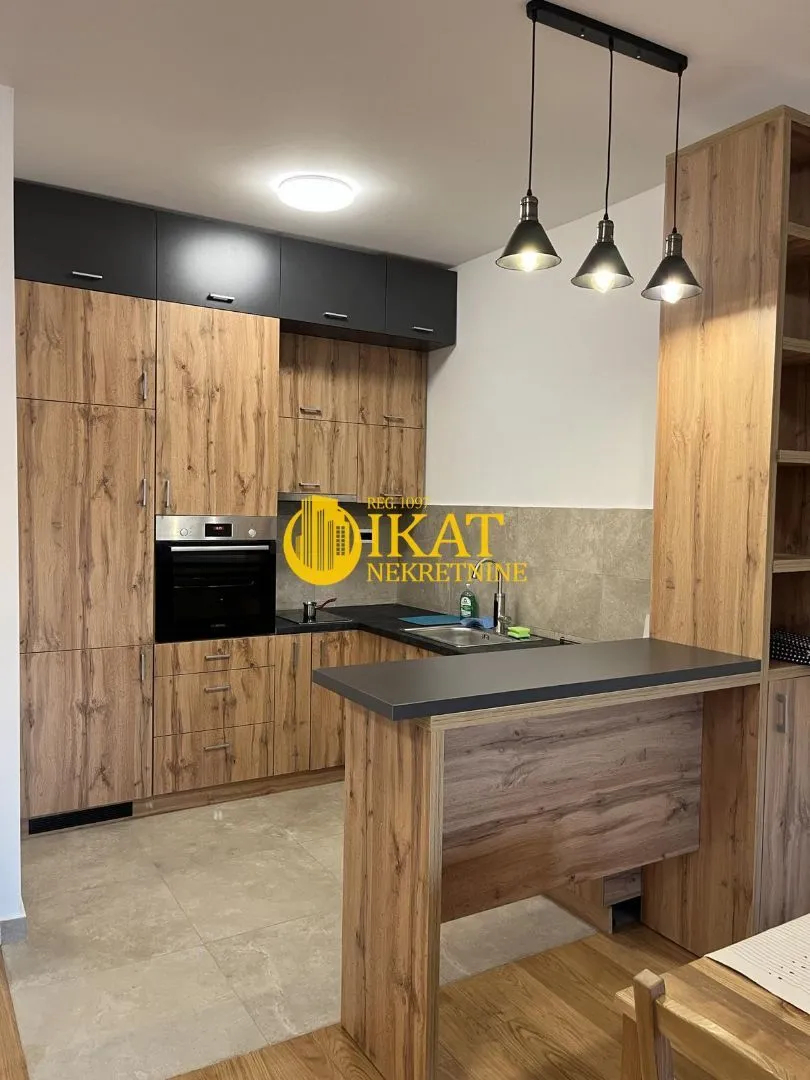 Izdavanje, dvosoban stan, 64m², Zemun Gornji Grad, Zemun Sve Podlokacije