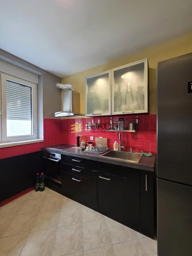 Prodaja, stan, 156m², Centar, Novi Sad