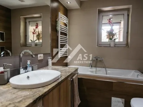 Izdavanje, četvorosoban stan, 120m², Lipov gaj, Novi Sad Sve Podlokacije - image 9