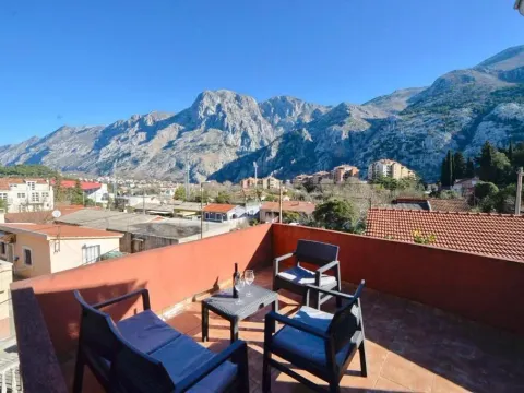 Izdavanje, kuća, 100m², Škaljari, Kotor - image 23