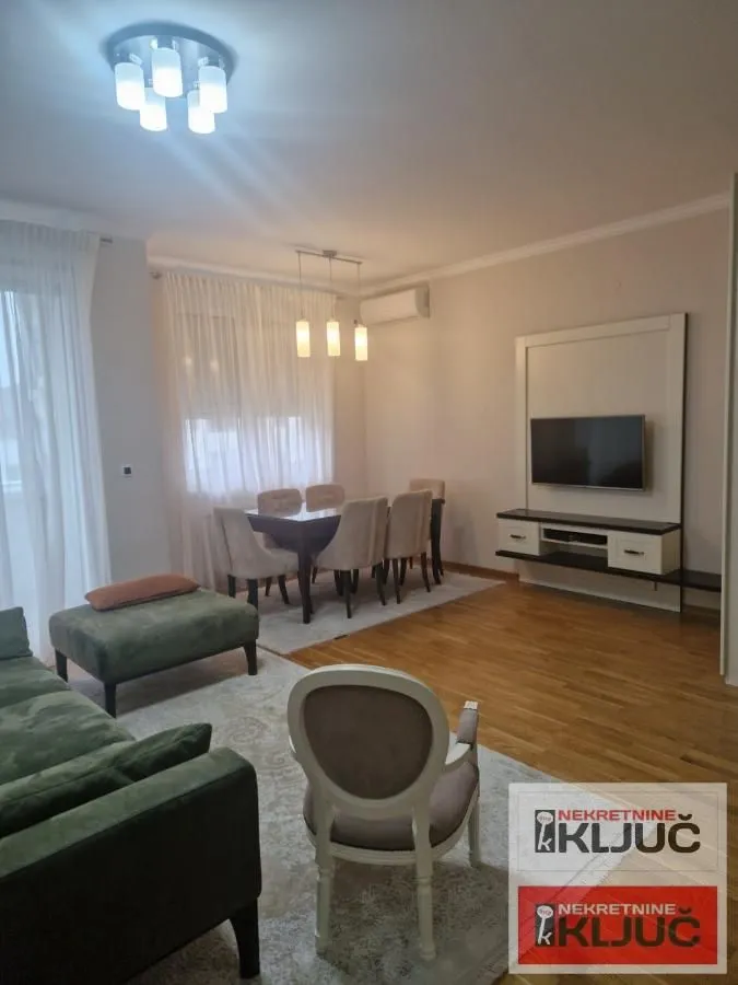 Izdavanje, dvosoban stan, 90m², Sajmište, Novi Sad