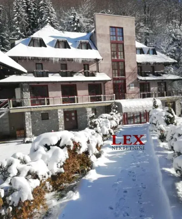 Prodaja, poslovni prostor, 1100m², Raška, Srbija