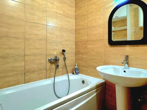 Izdavanje, dvosoban stan, 41m², Blok 9, Podgorica - image 4