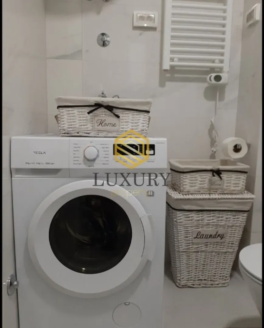 Izdavanje, jednosoban stan, 50m², Central Point, Podgorica