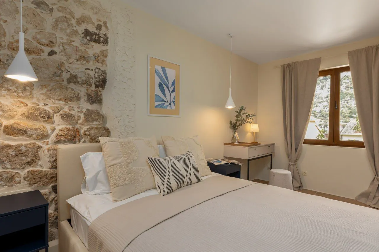 Prodaja, kuća, 170m², Škaljari, Kotor