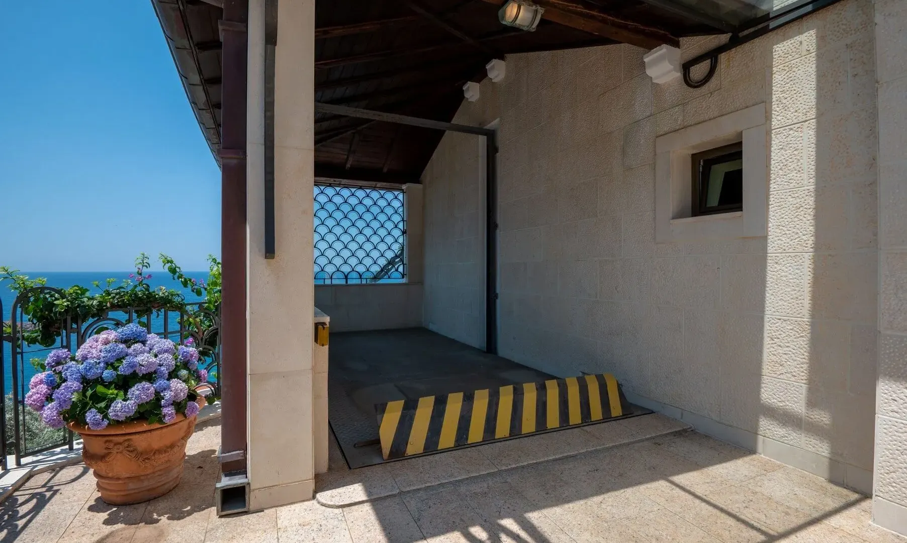 Sale, house, 959m², Sveti Stefan, Budva