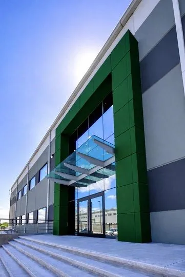 Izdavanje, poslovni prostor, 10000m², Zemun Sve Podlokacije, Beograd
