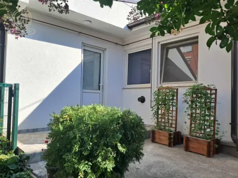 Izdavanje, kuća, 80m², Petrovaradin, Novi Sad - image 13