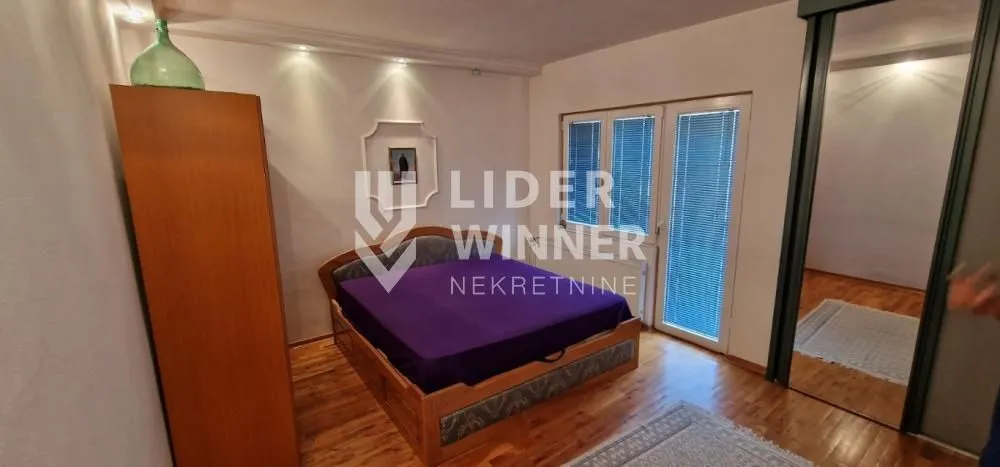 Izdavanje, kuća, 190m², Žarkovo, Beograd