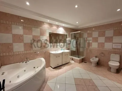 Izdavanje, stan, 221m², Kalenić Pijaca, Vračar Sve Podlokacije - image 16