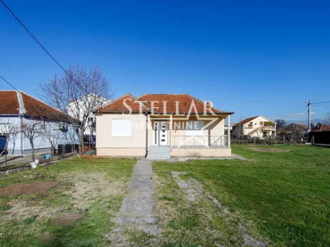 Izdavanje, kuća, 80m², Gornja Gorica, Podgorica - image 1