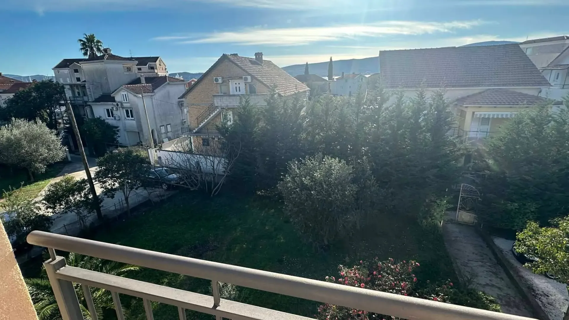 Izdavanje, dvosoban stan, 90m², Seljanovo, Tivat