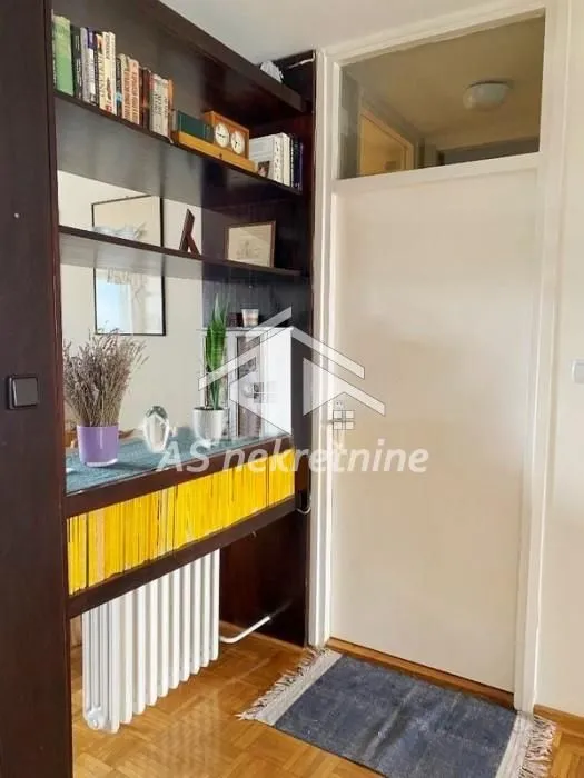 Izdavanje, četvorosoban stan, 120m², Voždovačka Crkva, Voždovac Sve Podlokacije