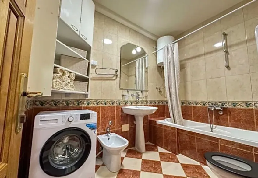 Izdavanje, trosoban stan, 114m², Momišići, Podgorica