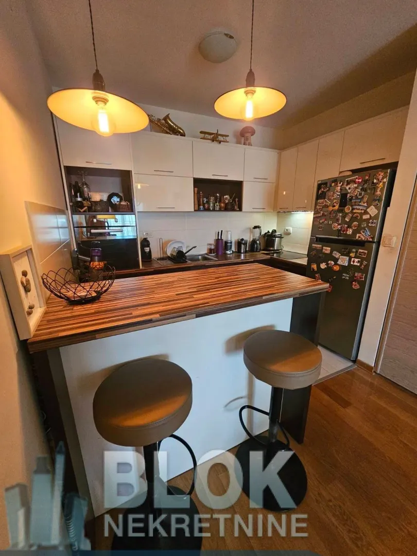 Izdavanje, jednosoban stan, 55m², Blok 6, Podgorica