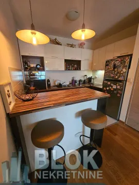 Izdavanje, jednosoban stan, 55m², Blok 6, Podgorica - image 10