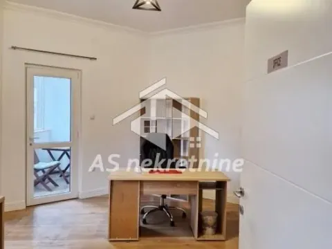 Izdavanje, poslovni prostor, 72m², Kalenić Pijaca, Vračar Sve Podlokacije - image 7