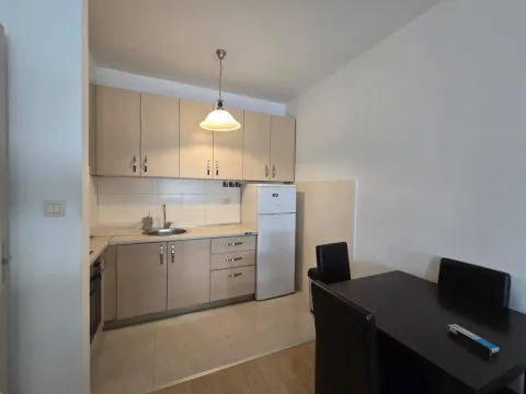 Izdavanje, jednosoban stan, 48m², City Kvart, Podgorica - image 5