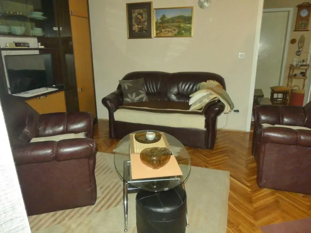 Prodaja, kuća, 410m², Trnava, Jagodina