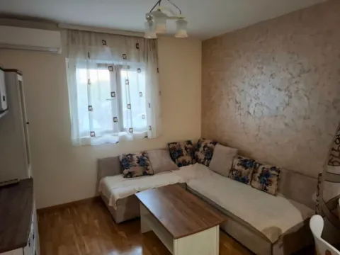 Izdavanje, dvosoban stan, 48m², Zabjelo, Podgorica