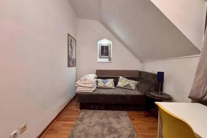 Sale, four bedroom apartment, 96m², Stari Grad, Beograd