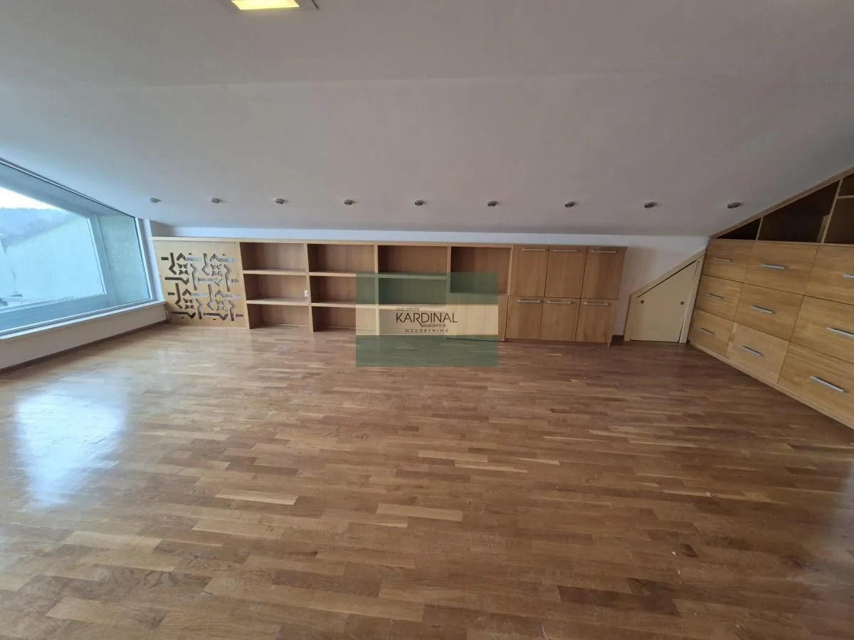 Prodaja, trosoban stan, 99m², Vašarište, Jagodina