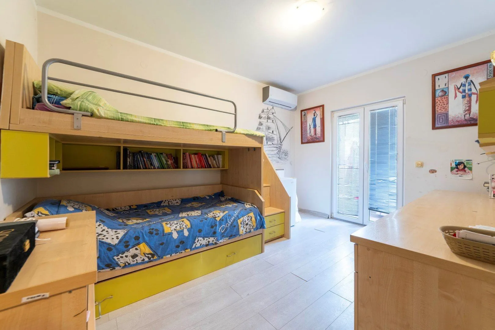 Prodaja, trosoban stan, 106m², Tivat, Crna Gora