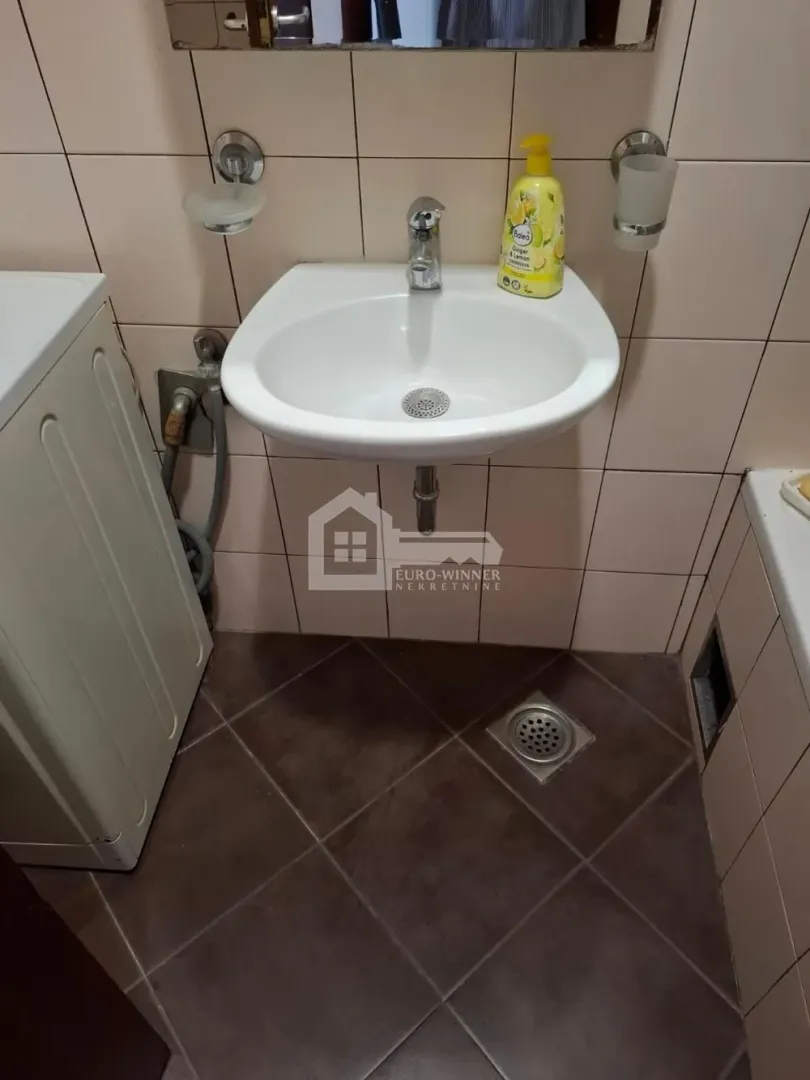 Rent, one bedroom apartment, 39m², Južni Bulevar, Vračar Sve Podlokacije