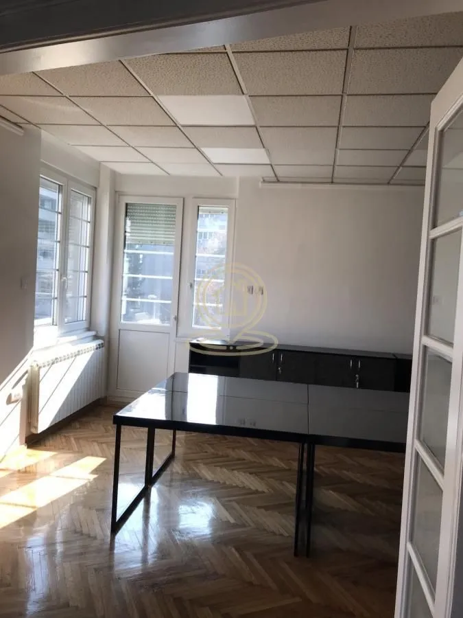 Rent, office space, 136m², Gundulićev Venac, Beograd