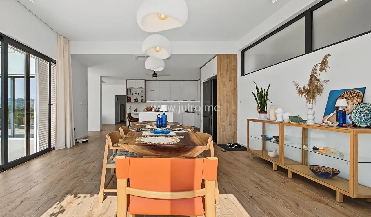 Sale, house, 220m², Kavač, Kotor