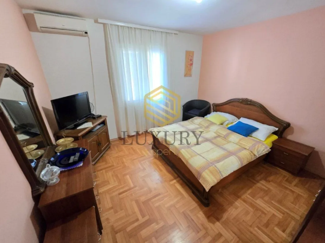 Rent, three bedroom apartment, 100m², Kakaricka Gora, Podgorica