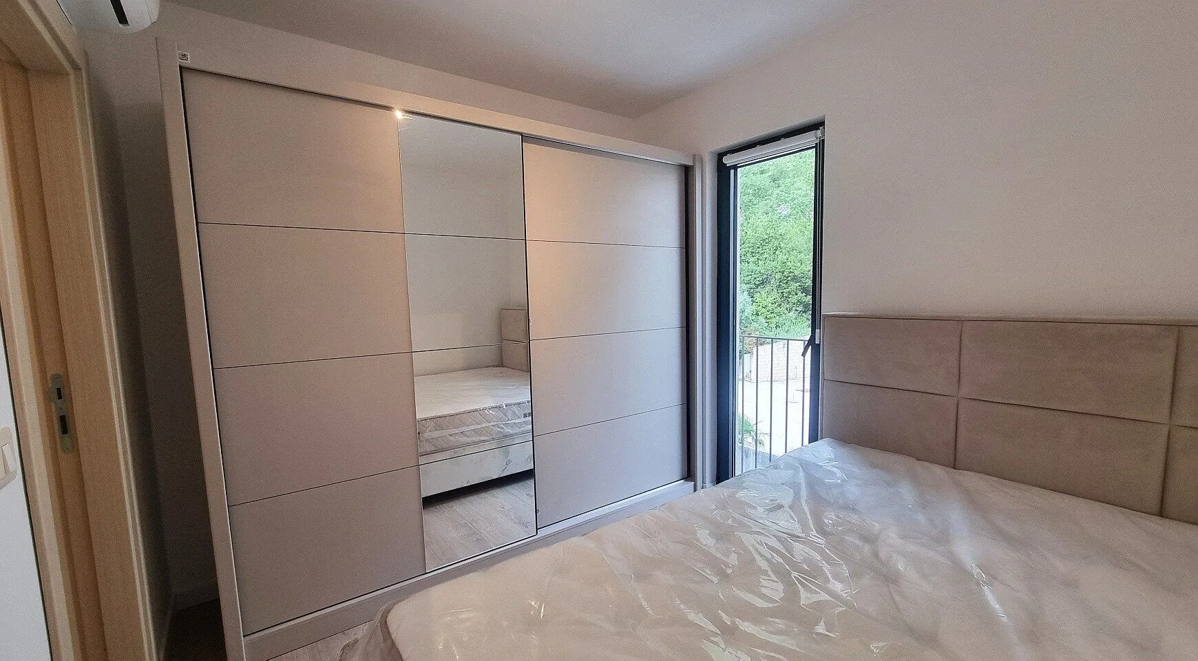 Prodaja, jednosoban stan, 38m², Dobrota, Kotor