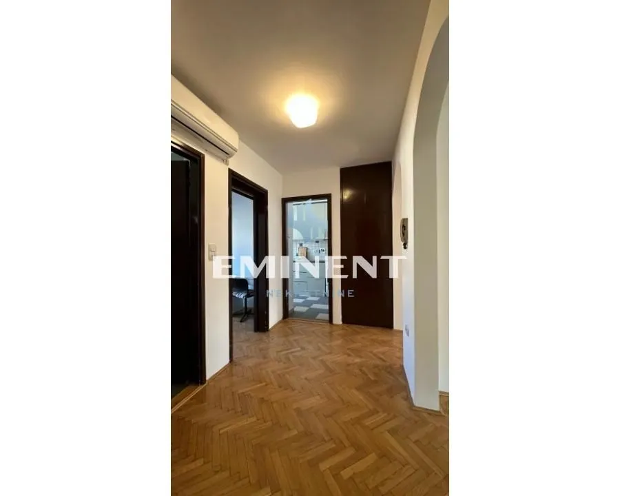 Rent, apartment, 64m², Kalenić Pijaca, Vračar Sve Podlokacije