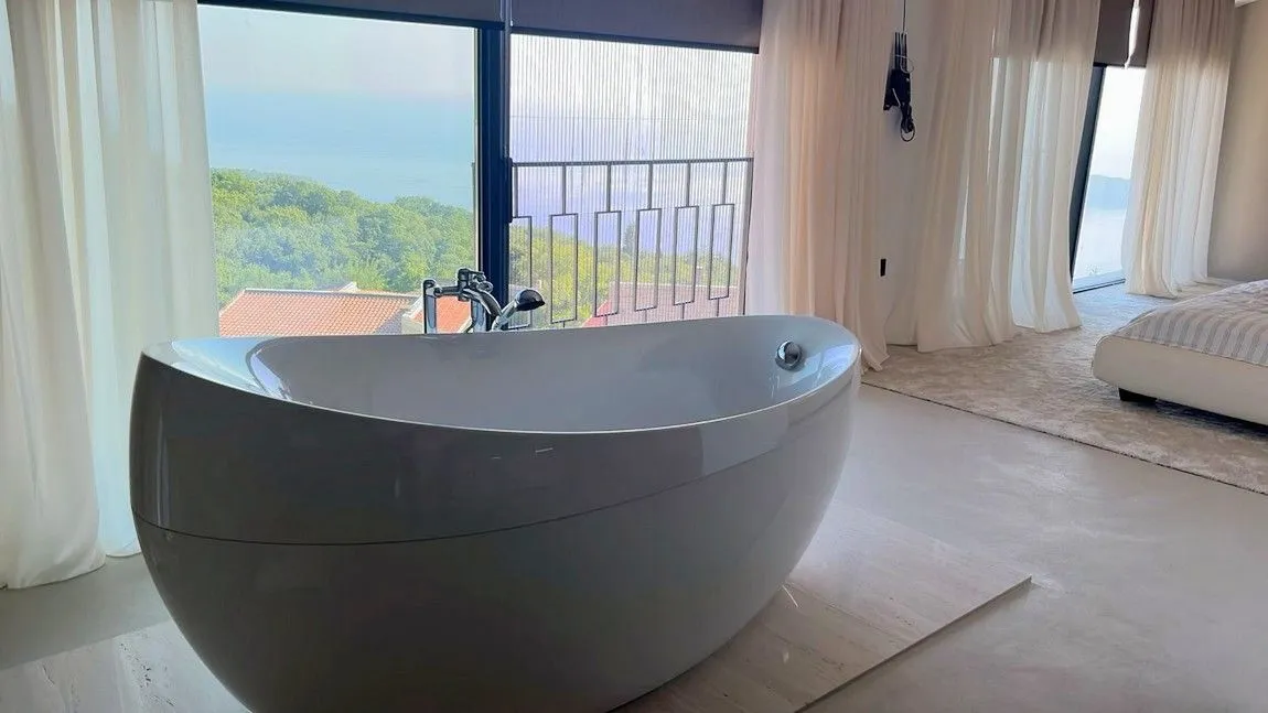 Sale, house, 300m², Kuljače, Budva