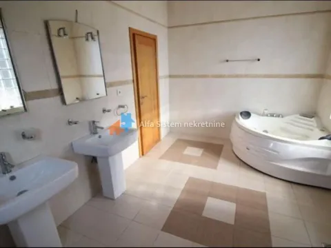 Izdavanje, kuća, 600m², Savski Venac, Beograd - image 26