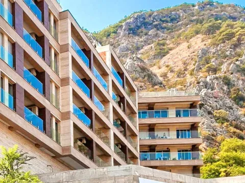 Prodaja, stan, 150m², Kotor, Crna Gora - image 4