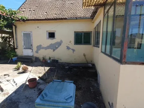 Sale, house, 104m², Irig, Srbija - image 4